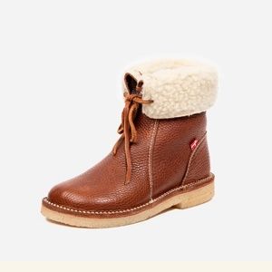 Arhus leather duck feet boot size 40